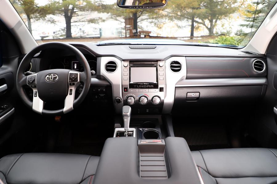 Торпедо Toyota Tundra TRD Pro CrewMax 2018 года  (фото 13 из 52)